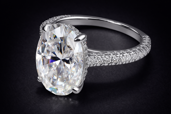 Dripdistrict Oval Halo Ring – Silver